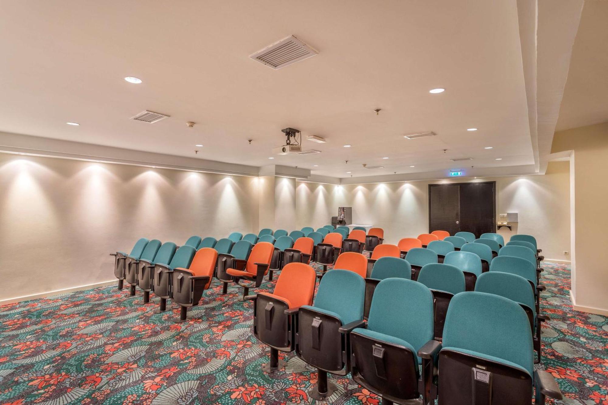 קמר Seven Seas Hotel Life מראה חיצוני תמונה